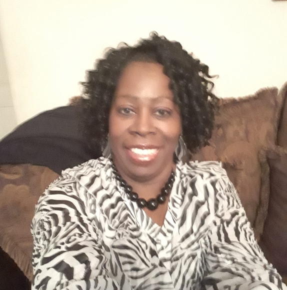 Abigail Hollenquest - Poshmark Profile Picture of Abigail Hollenquest (@ahollenquest846) on Poshmark