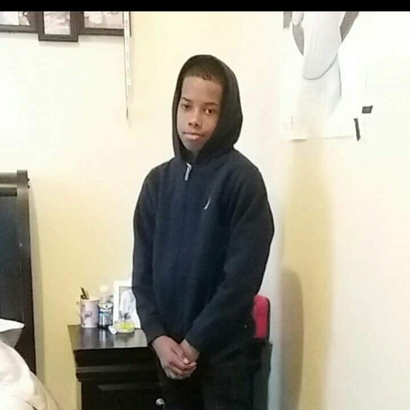 Profile Picture of Youngdanilson Pina (@danilsonpina17) on Poshmark