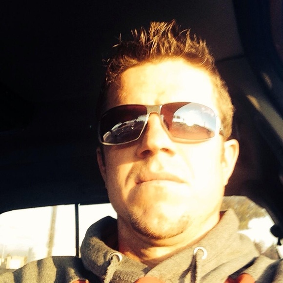 Profile Picture of Ben Willis (@benwillis77) on Poshmark