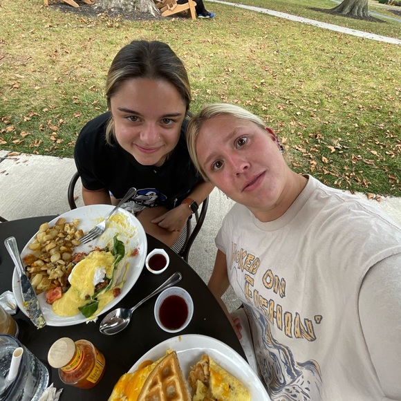 Profile Picture of Hannah Cressman (@hannah6789213) on Poshmark