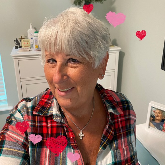 Profile Picture of Patty Gulyas (@pattyg602) on Poshmark