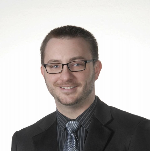 Profile Picture of Tony Cox (@warefreak) on Poshmark