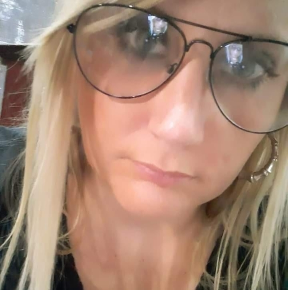 Profile Picture of Jade c Hearn (@jchearn) on Poshmark