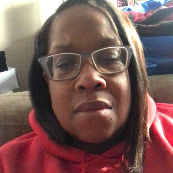 Profile Picture of Rosalyn Cox-holloway (@rcoxholloway58) on Poshmark