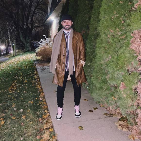 Profile Picture of Carlos Esteves (@jomarhotmail) on Poshmark