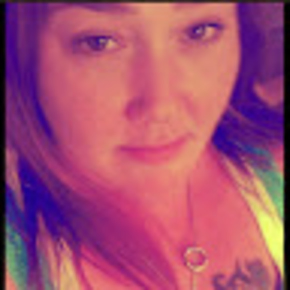 Profile Picture of Micah Simonson (@micahsimonson) on Poshmark