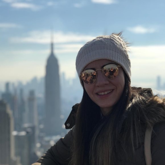 Profile Picture of Sezer Biberoglu (@biberoglusezer) on Poshmark