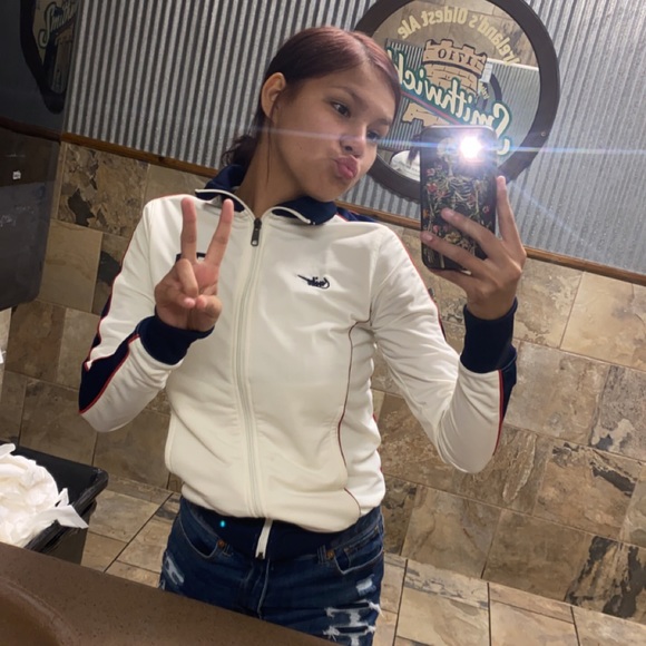 Profile Picture of Alanna Sturdevant (@lanna_marie853) on Poshmark