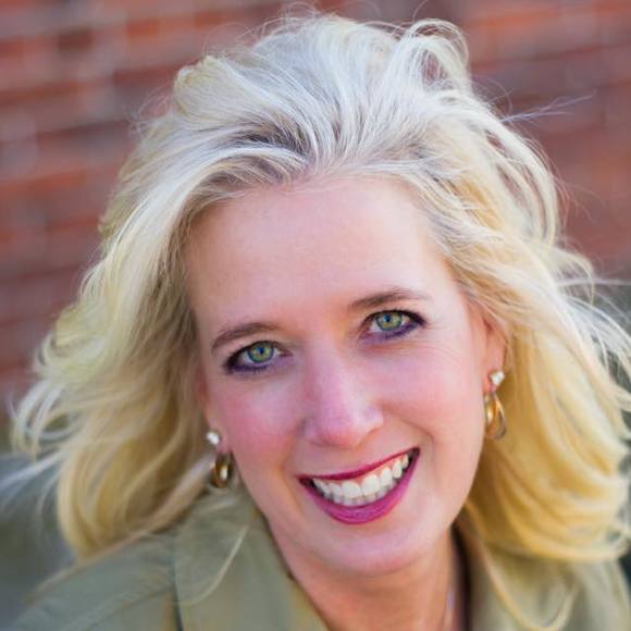 Profile Picture of Laurel Knight (@diamnd1) on Poshmark