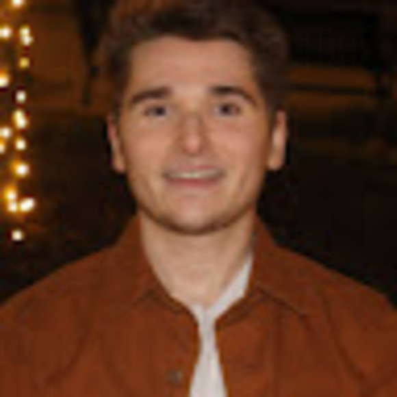 Profile Picture of Mitchell Dennis (@mitchelldennis) on Poshmark