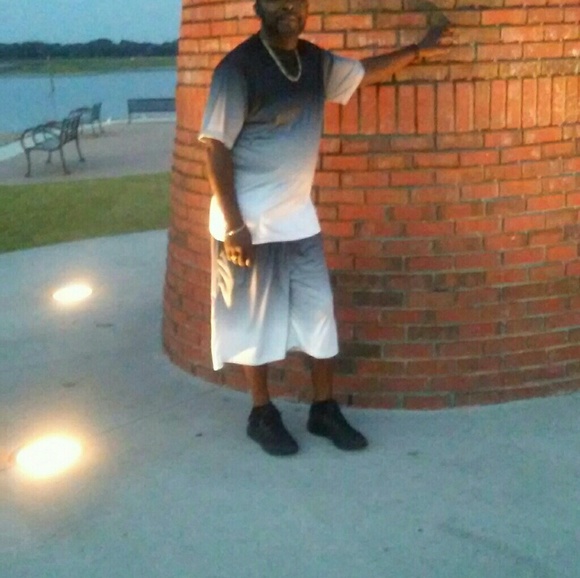 Profile Picture of Edward Woolfolk (@bimmermac) on Poshmark