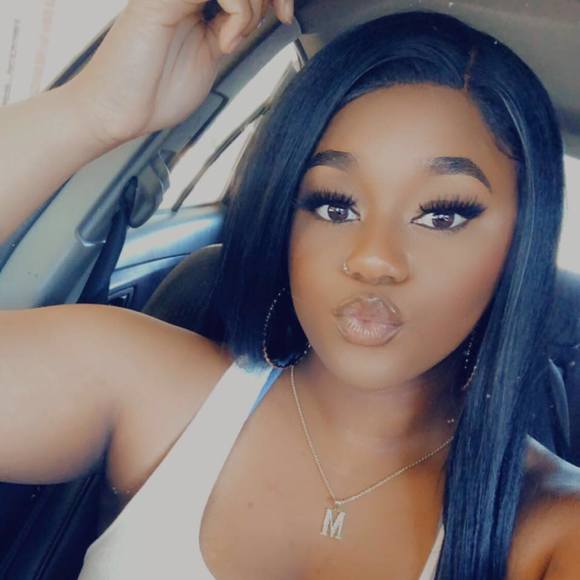 Profile Picture of Carla Moses (@carlamoses) on Poshmark