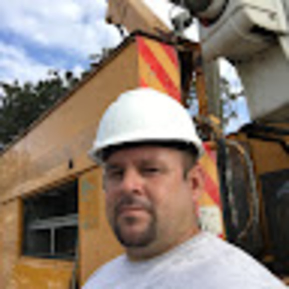 Profile Picture of Leonardo Manzano (@lmanzano396) on Poshmark