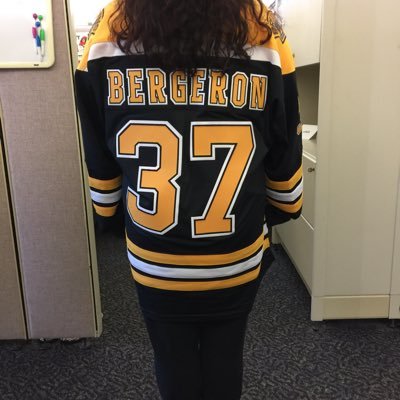 Profile Picture of Pam Bergeron (@mainerinchatt) on Twitter