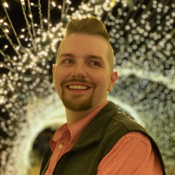 Profile Picture of Thadeus Williamson (@thadeusdylan) on Poshmark