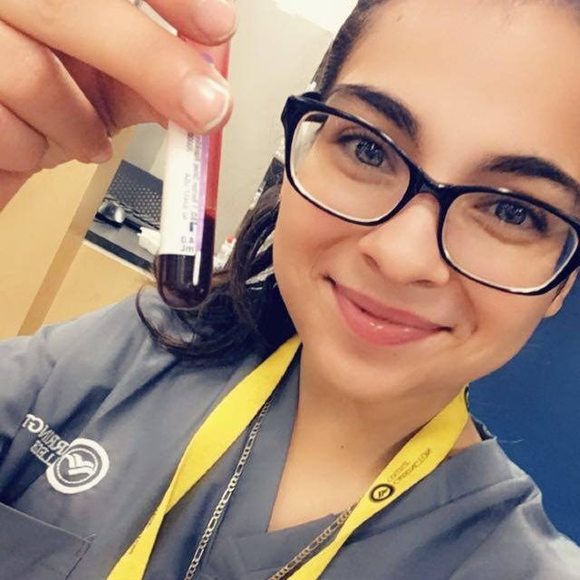 Profile Picture of Yanicel Granillo (@granilloyanicel) on Poshmark