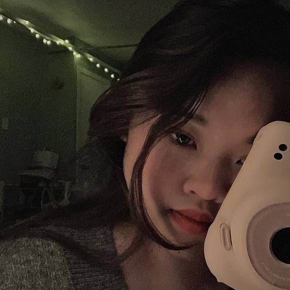 Profile Picture of Nguyen Kathy (@n_kathy) on Poshmark