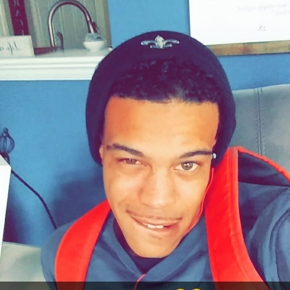 Profile Picture of Kyle Theriot (@kyletheriot989) on Poshmark