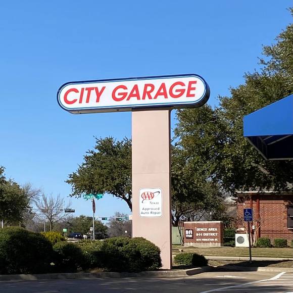 Profile Picture of David Maniloff (@mozzer4lyfe) on Poshmark