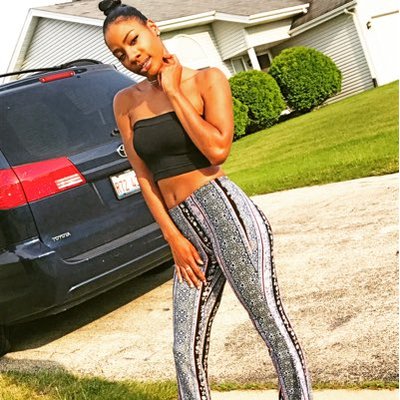 Profile Picture of Carry On . (@KISSh_and_Tell) on Twitter