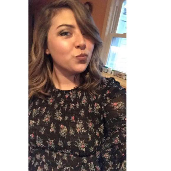 Profile Picture of Sam Toomey (@samtoomey) on Poshmark