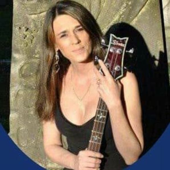 Profile Picture of Tanya Moyers (@tazette87) on Poshmark