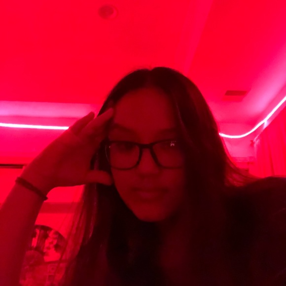 Profile Picture of Alyssa Celik (@alyssacelik) on Poshmark