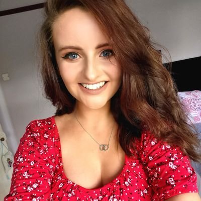 Profile Picture of Colleen O'Brien (@CollOBrien_) on Twitter