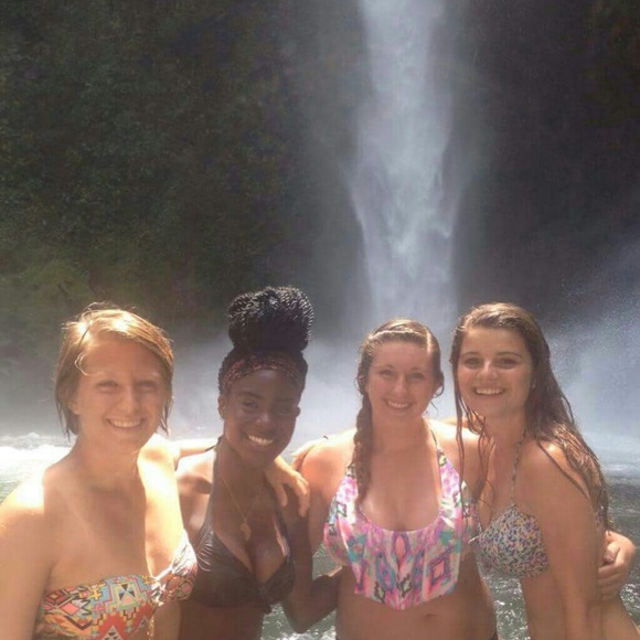 Profile Picture of Jamie Finke (@mndealz) on Poshmark