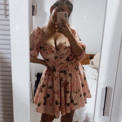 Profile Picture of Caroline Castellanos  🌸 🦋 (@carito0526) on Twitter