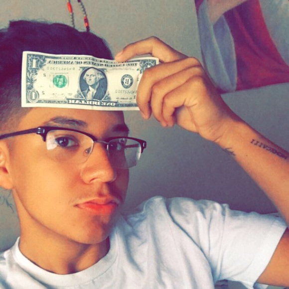 Profile Picture of Joel Tovar (@daddyjt1998) on Poshmark