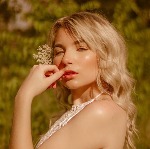 Profile Picture of Ivy Arnold (@megivy4266) on Poshmark