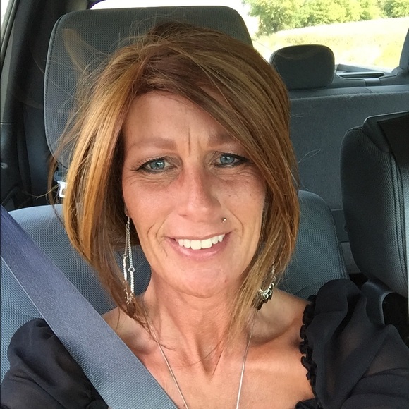 Profile Picture of Tina Serrano (@zumbatina) on Poshmark