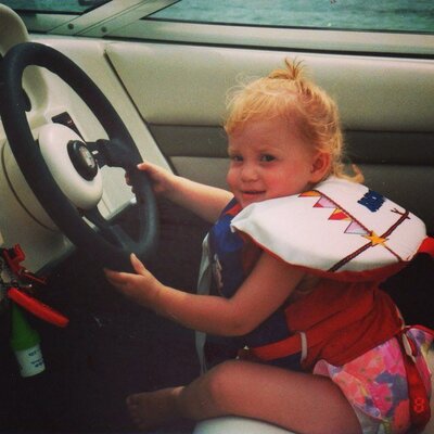 Profile Picture of Tori V. (@Tori_VanderHart) on Twitter