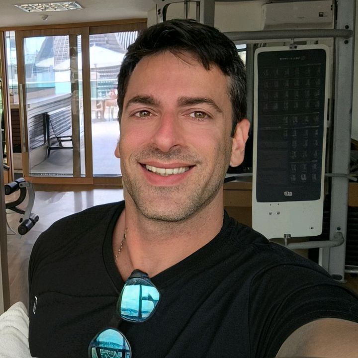 Profile Picture of ROBUSTELLI (@robustelliyoutube) on Tiktok
