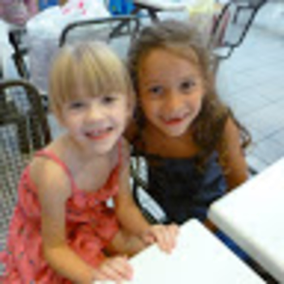 Profile Picture of Kathleen Blotner (@blotner5952) on Poshmark