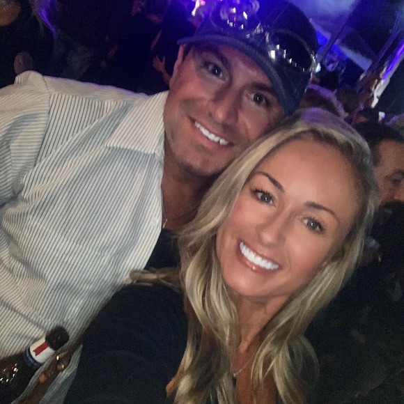 Profile Picture of Alex Husner (@alexohusner) on Poshmark