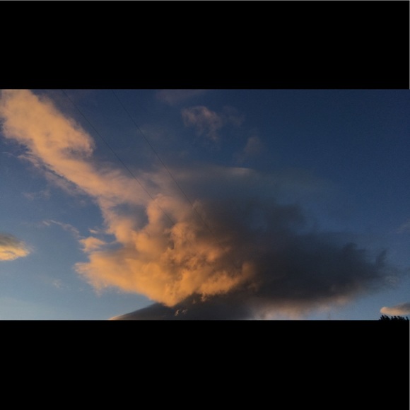 Profile Picture of Yvette Oropeza (@yvetteoropezaa) on Poshmark