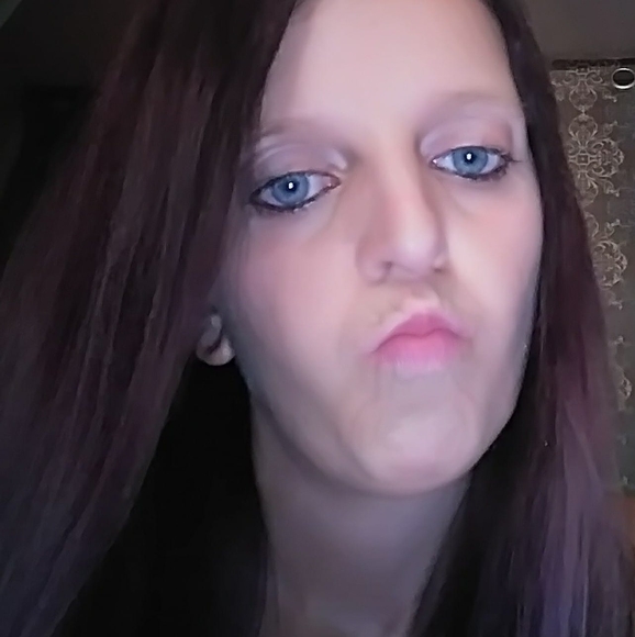 Profile Picture of Melissa Betterley (@shortyone1984) on Poshmark