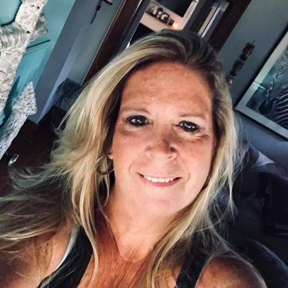 Profile Picture of Sheila Schmeer (@sheilaschmeer) on Poshmark