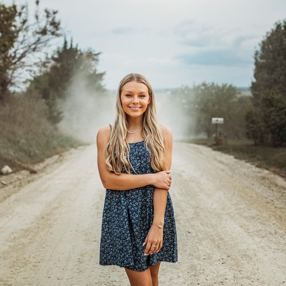 Profile Picture of Kynleah Bancroft (@kynleahbancroft) on Poshmark