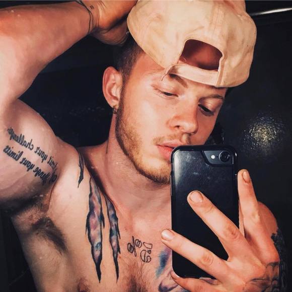 Profile Picture of Nautis Cassavaugh (@nautis123) on Poshmark