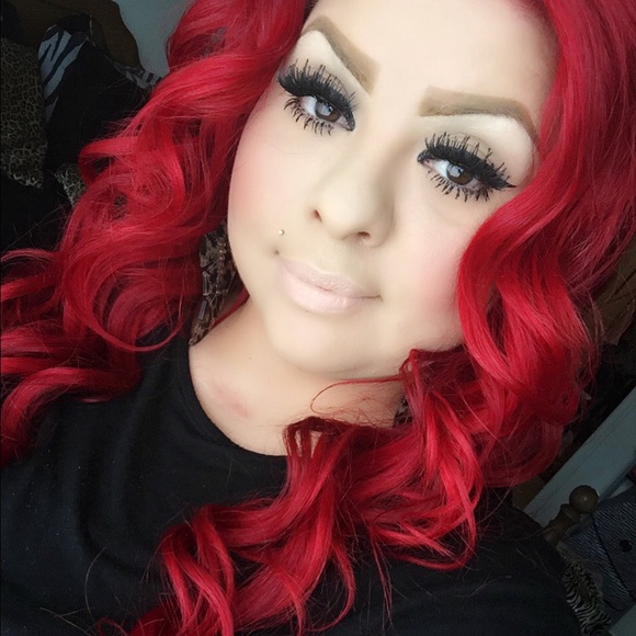Profile Picture of Stephanie Deleon (@stephanie_hair) on Poshmark