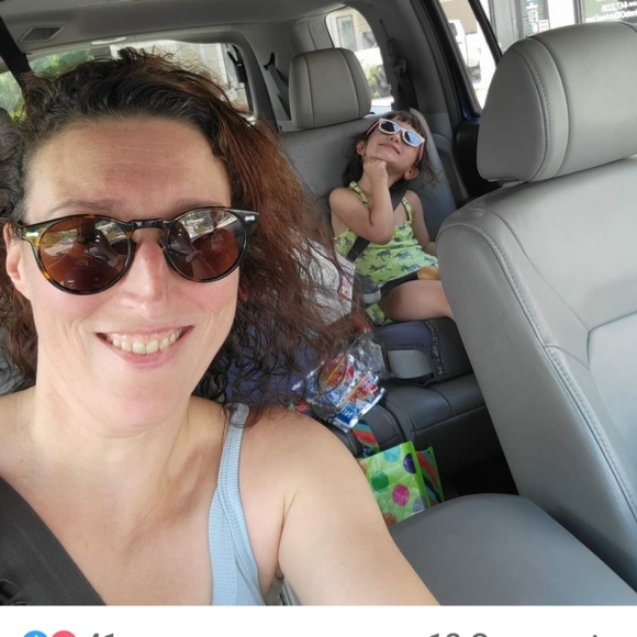 Profile Picture of Anabela De almeida-pinto (@rnbelad06) on Poshmark