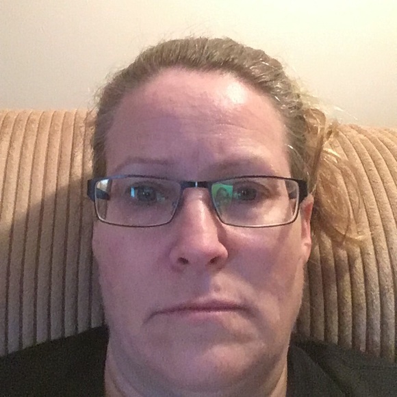 Profile Picture of Mary Pabstel (@mpabstel) on Poshmark