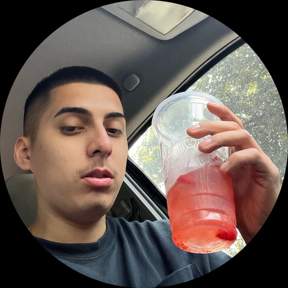 Profile Picture of Alexis Patino (@safebuy01) on Poshmark