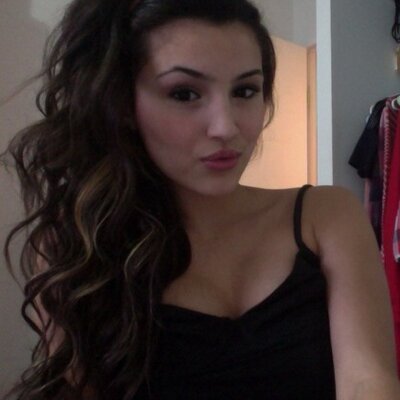 Profile Picture of Cassandra Larissa. (@Caamarata) on Twitter