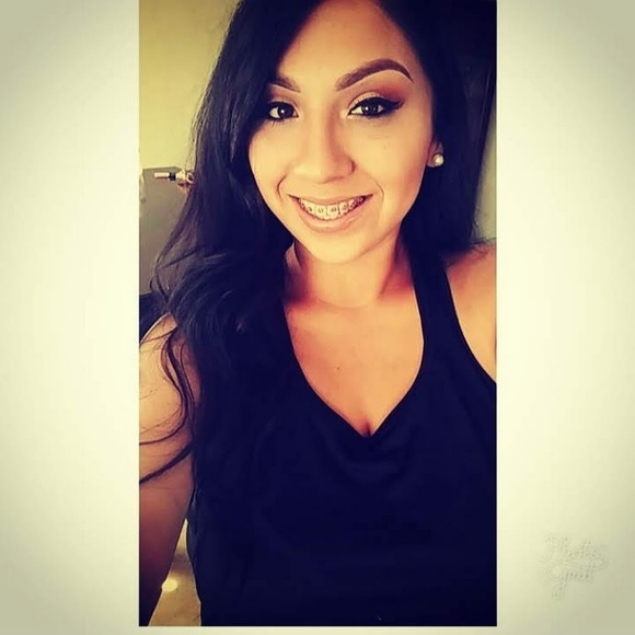 Profile Picture of Lora Reyes (@lorareyes) on Poshmark