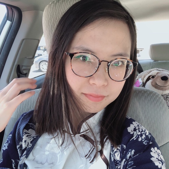 Profile Picture of Xiaoxiao Cheng (@xiaoxiao_cheng) on Poshmark