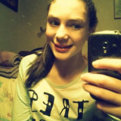 Profile Picture of Louisa Moore (@puppyluv3201) on Twitter